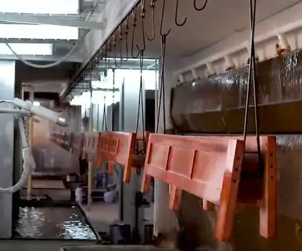 實木家具自動化噴漆案例